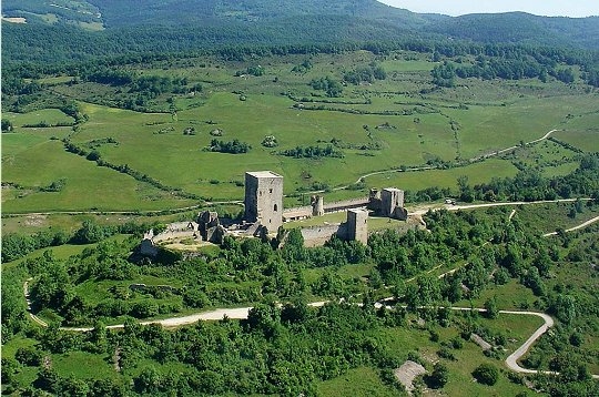 vue aérienne du château de Puyvert